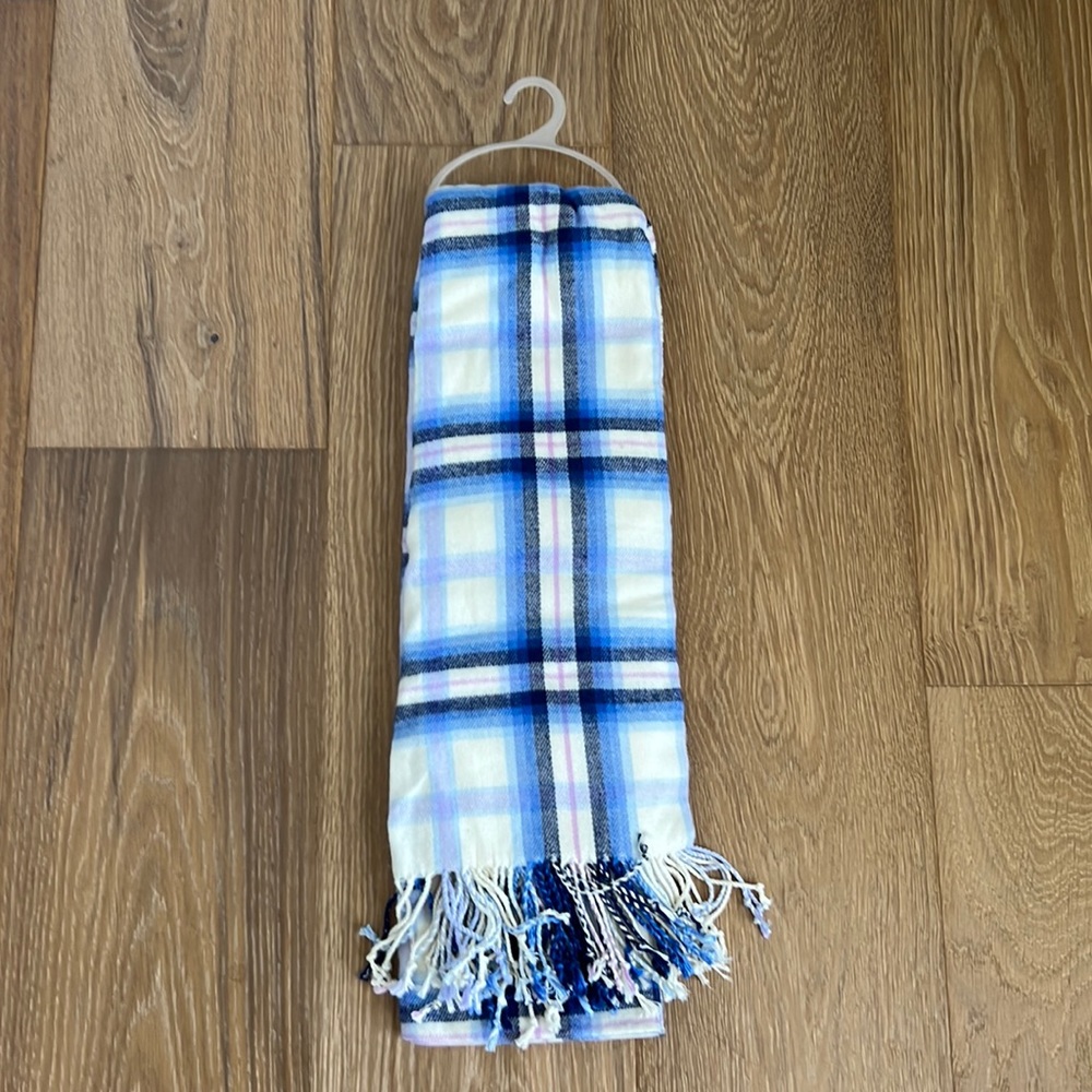 Gap blue and white plaid scarf